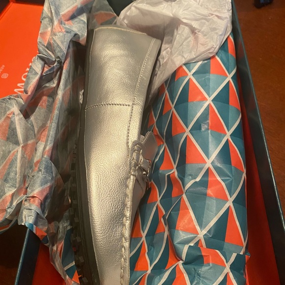 Aerosoles Dunellen Silver Loafer size 9.5 - Picture 3 of 4